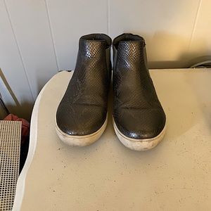 They are in good shape!  They are creased a little bit but not too bad!